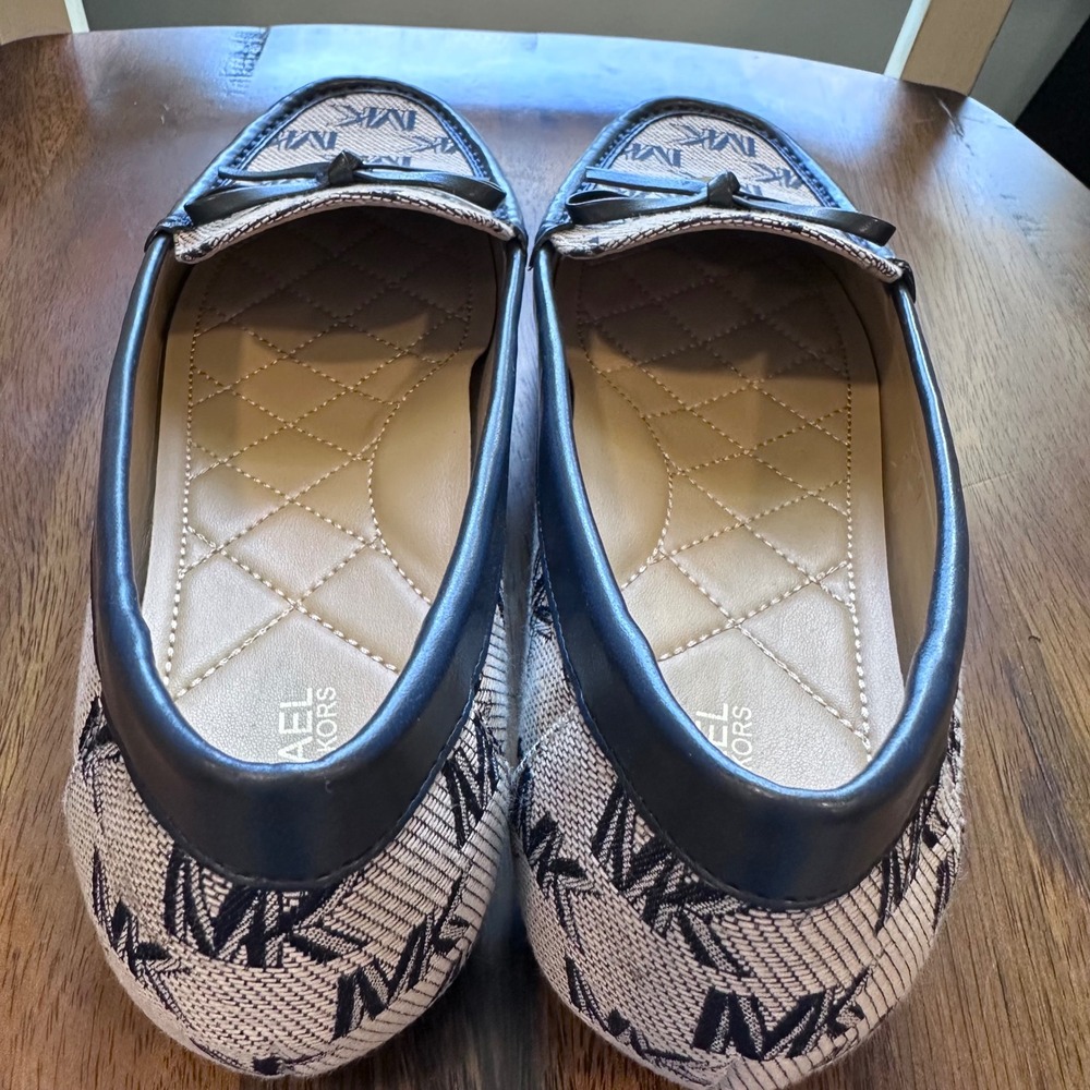 Michael Kors Lillie Moc Loafers Women 7M Blue Monogram Textile Bow Padlock Charm - Picture 5 of 12